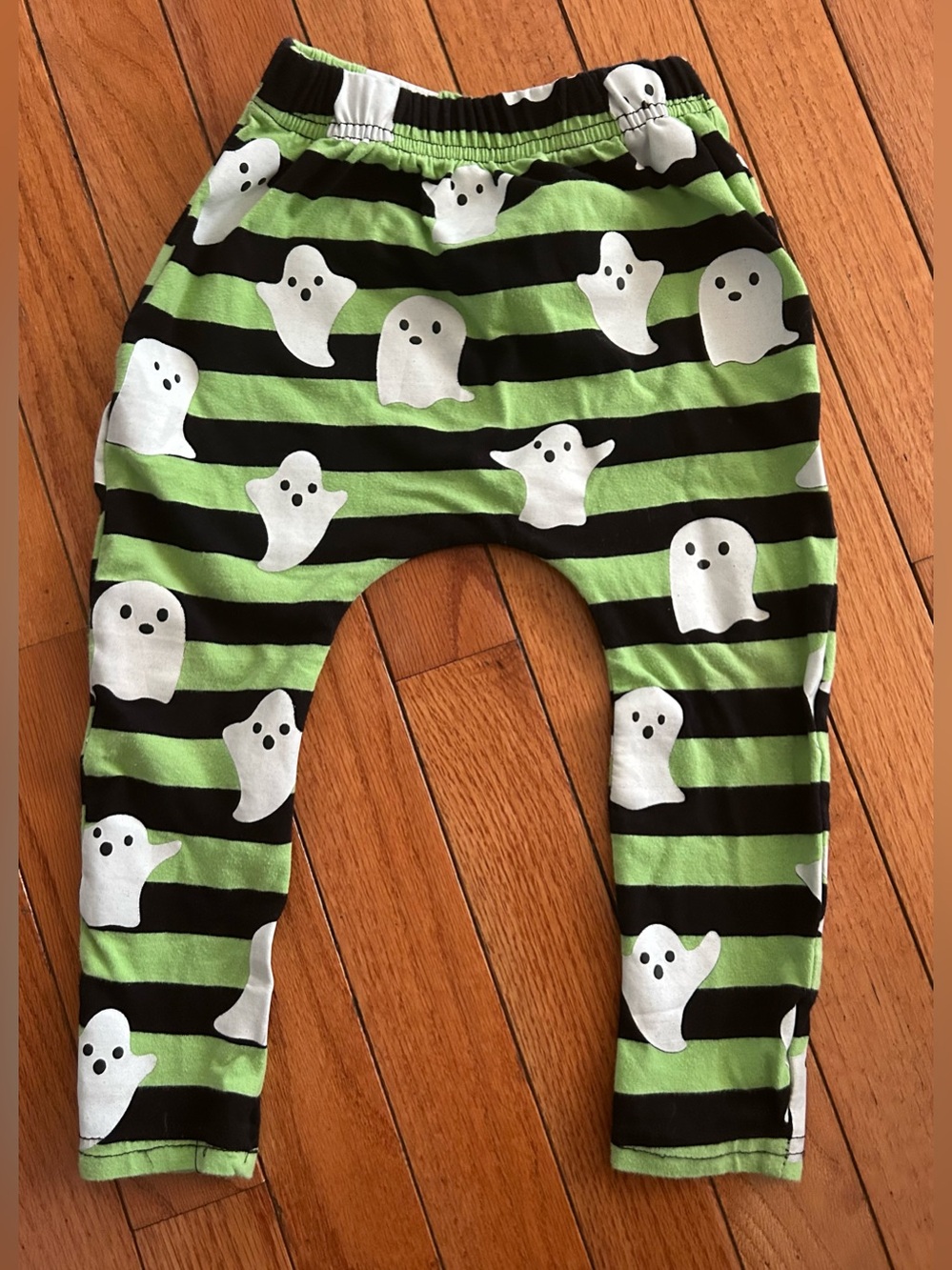 5/$20 Halloween Ghost Lounge pants size 110 (3y)